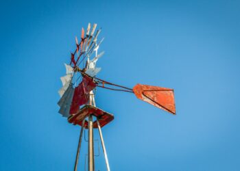 focus photo of brown windmill