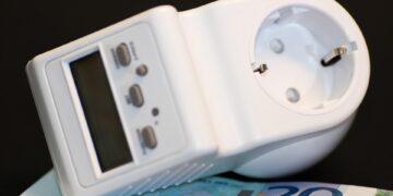 Unlocking the Power: Harnessing Geothermal Energy for Sustainable Home Heating and Cooling