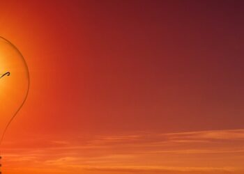 Shining a Light on Off-Grid Living: Innovative Solar Solutions for Remote Homes