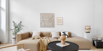 Simplify and Thrive: Embracing Off-Grid Living with Minimalist Mastery